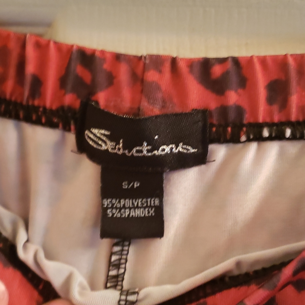 🤯3/$12 Seductions White Tiger Leggings Red Size S - Picture 6 of 6